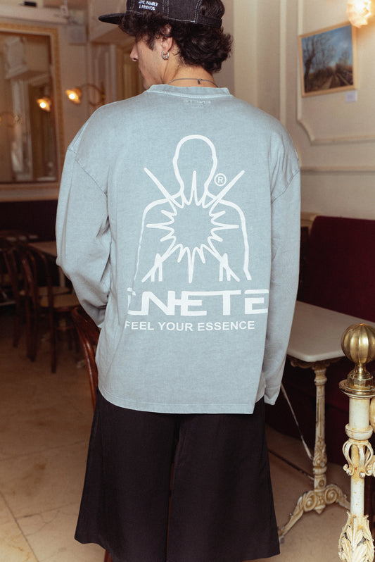 Camiseta Gris Garment Dye ENETE – Feel Your Essence – Long Sleeve - Origen Edition